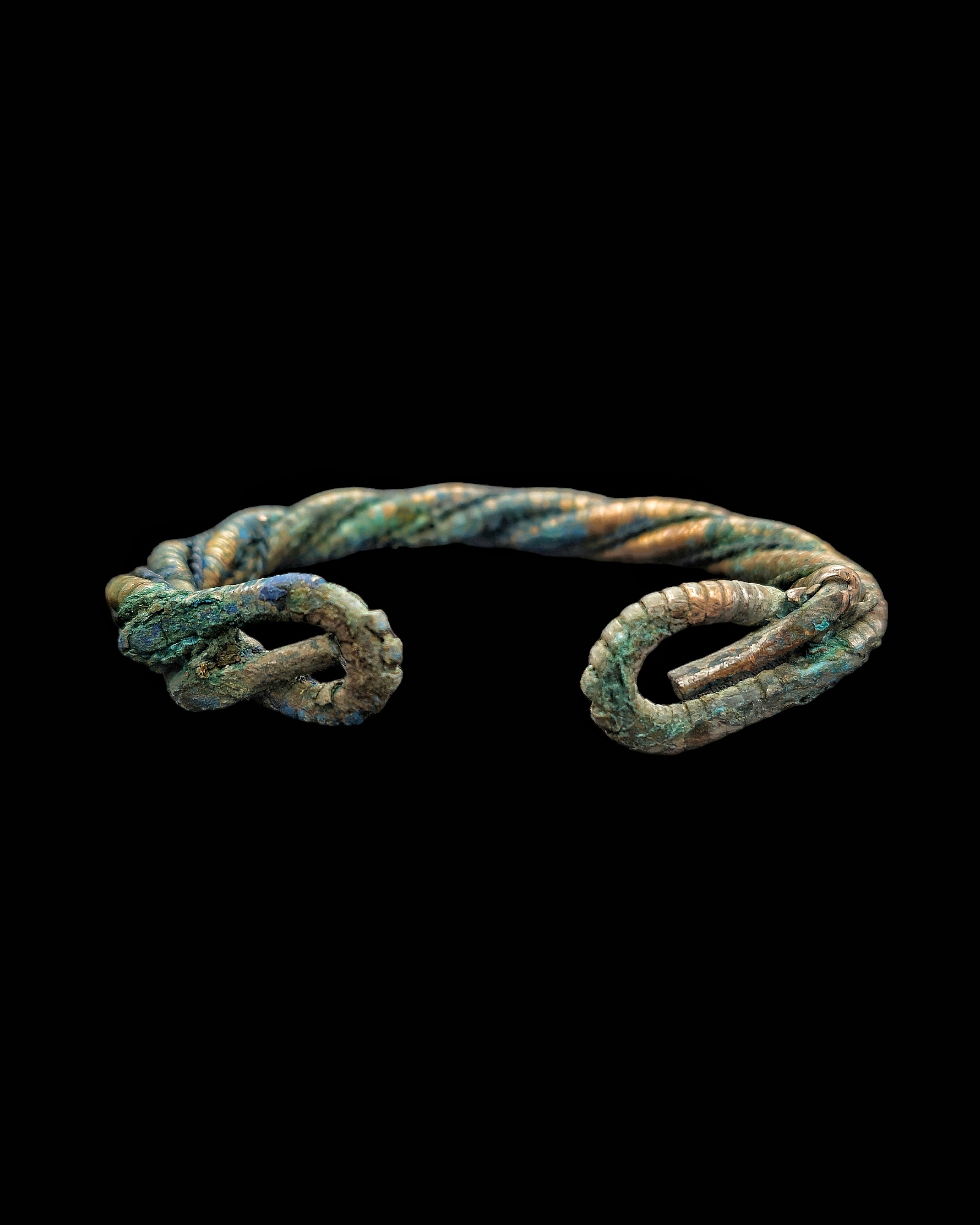 Viking period bronze twisted bracelet - Image 4