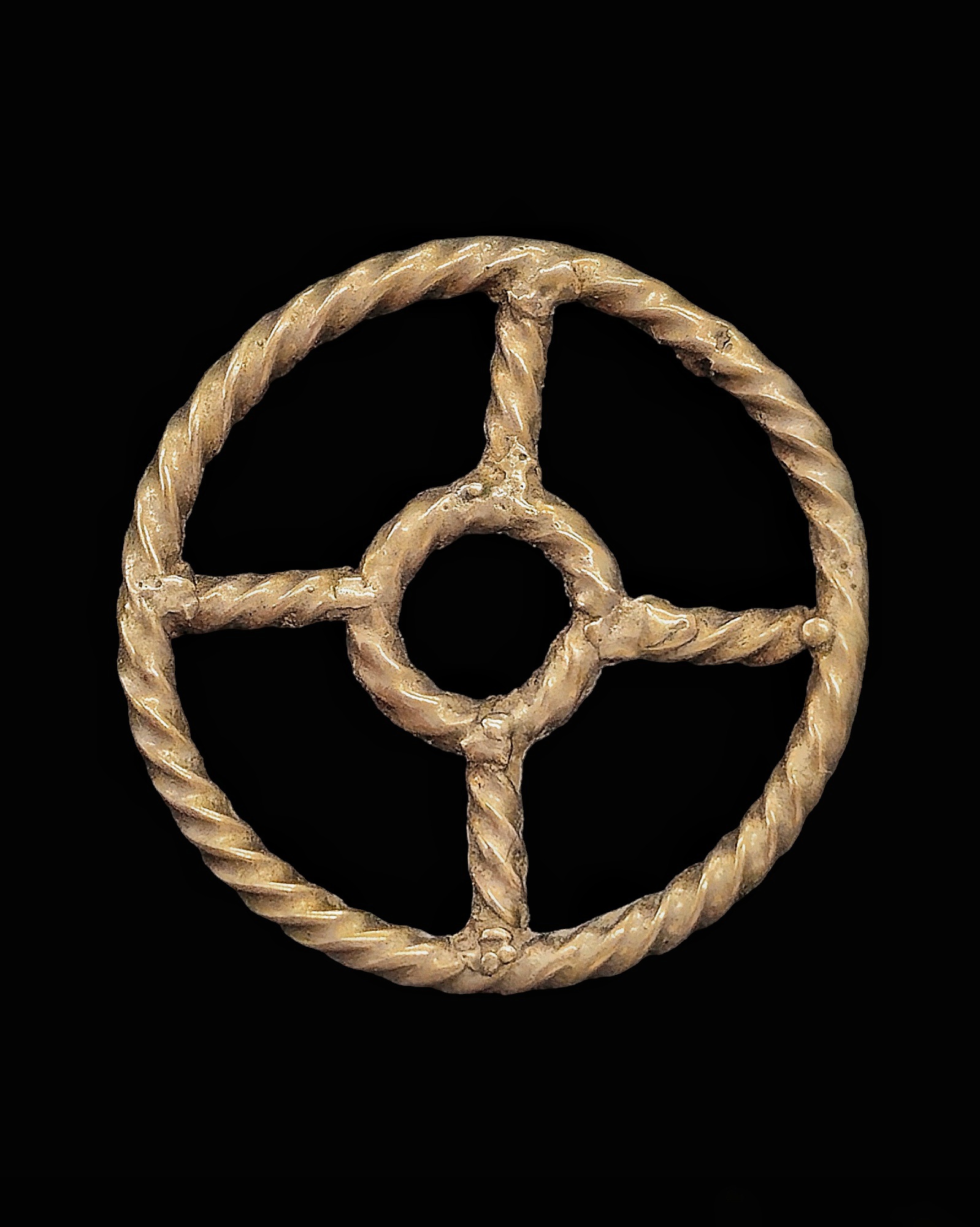Late iron age gold, silver and copper alloy amulet - Image 2