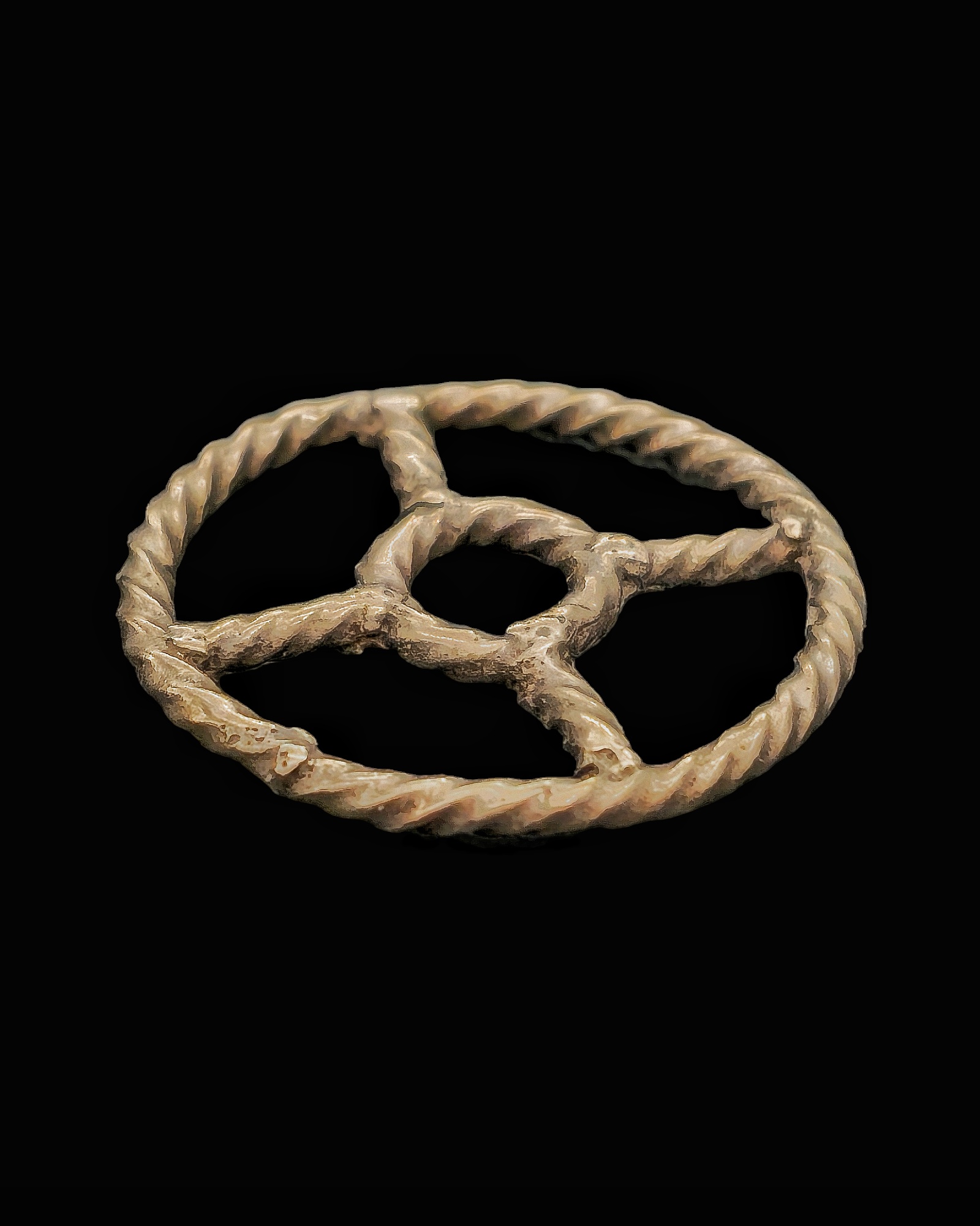 Late iron age gold, silver and copper alloy amulet - Image 4