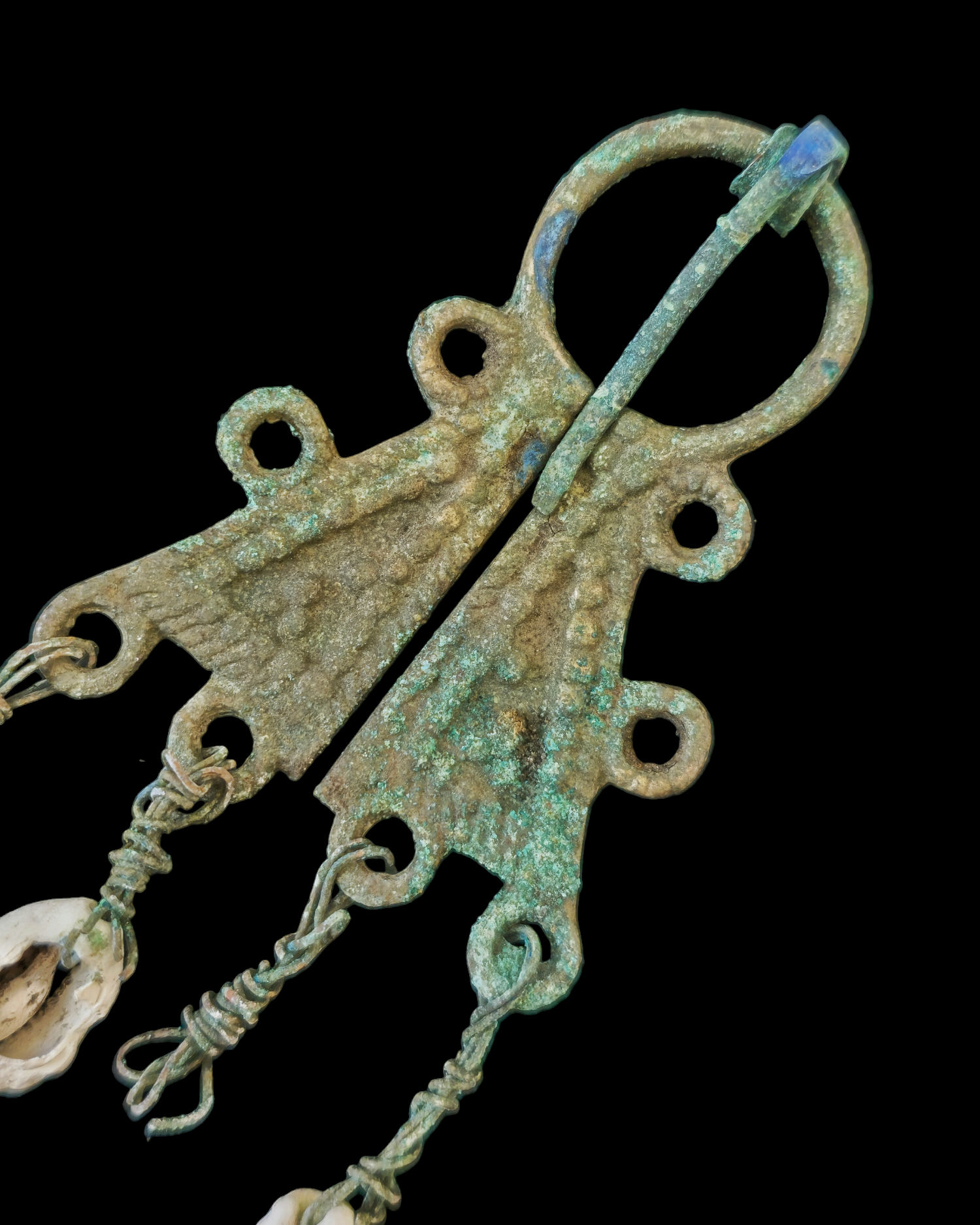 Viking period bronze omega fibula with shell pendants - Image 4