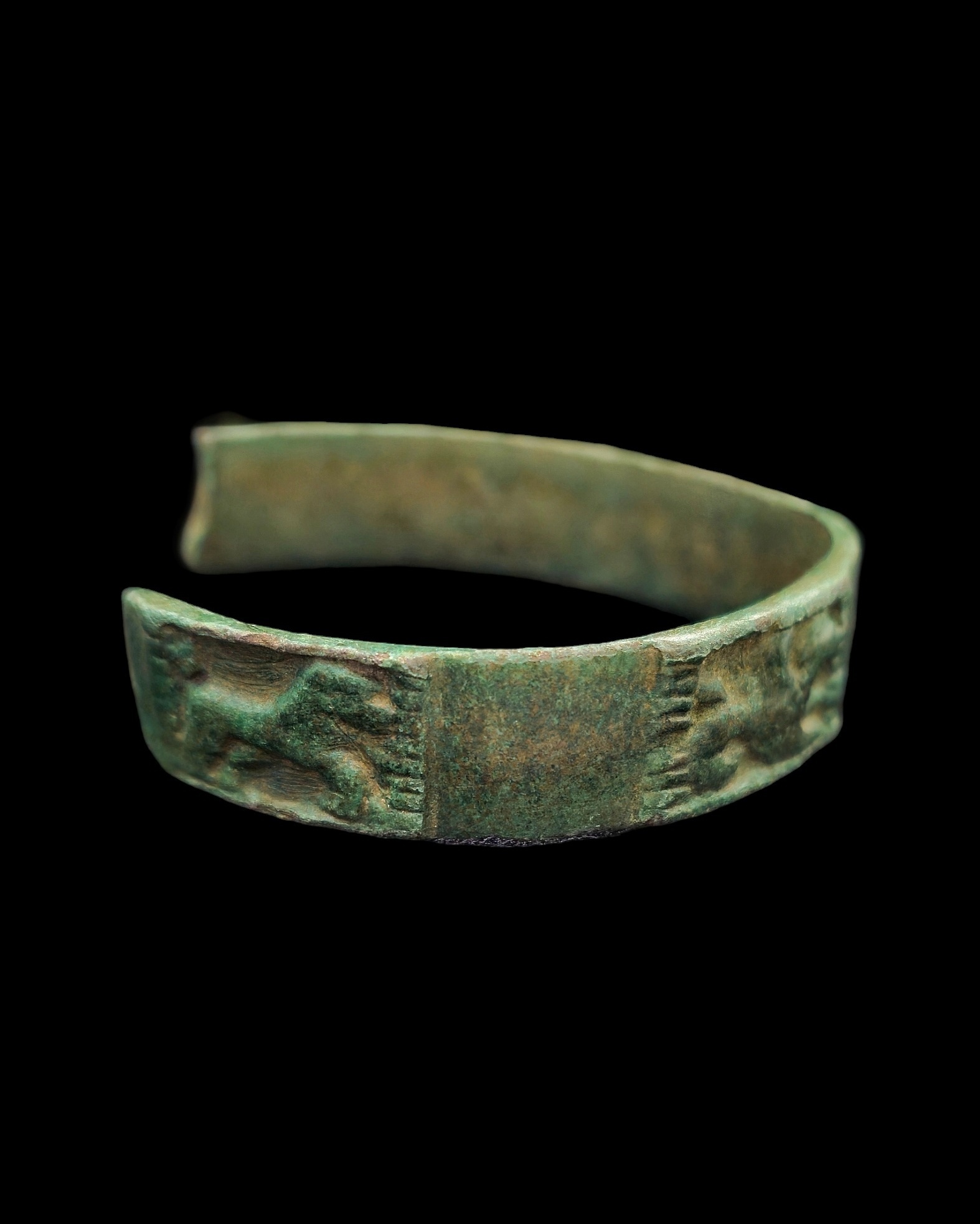 Viking period bronze bracelet - Image 3