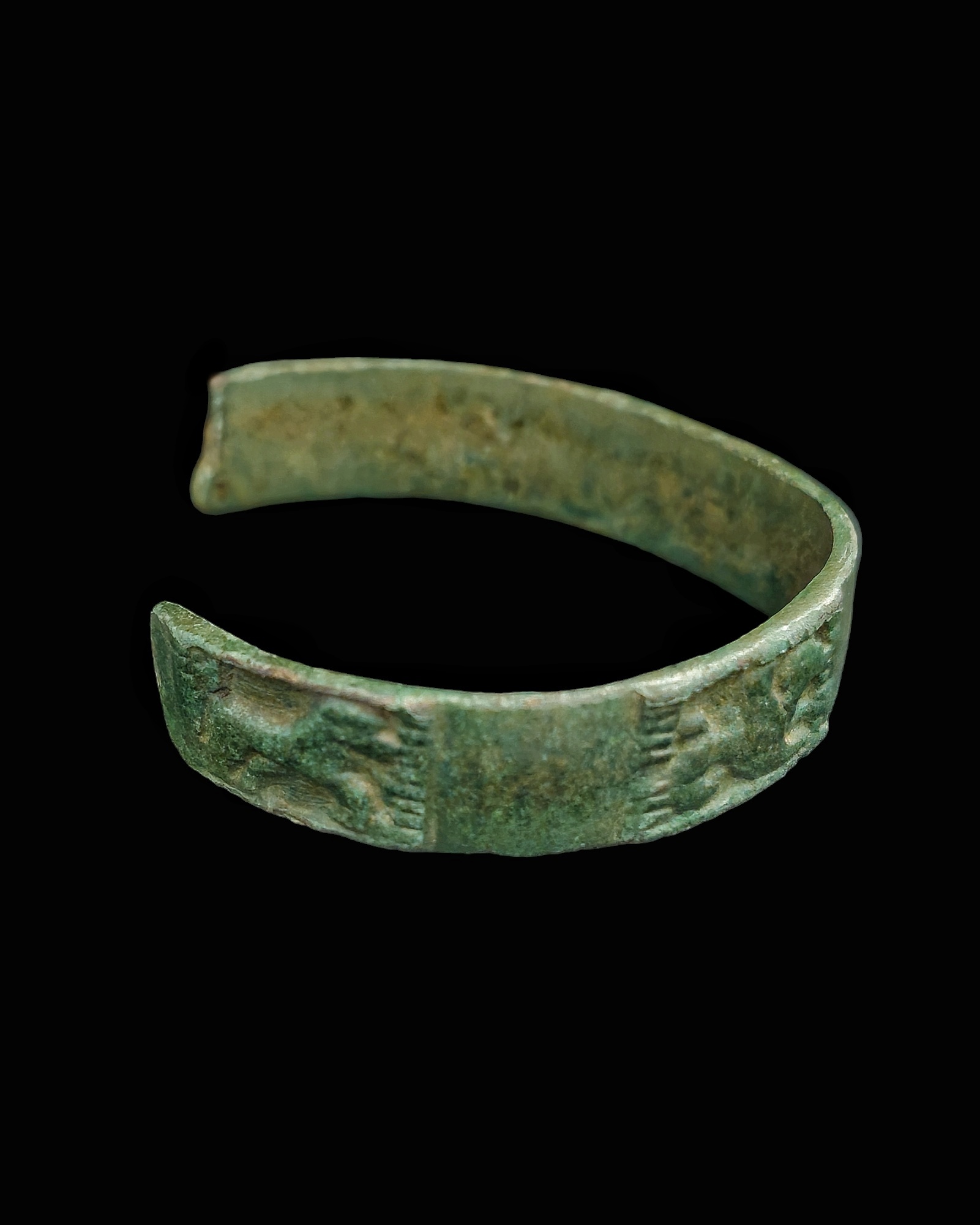 Viking period bronze bracelet - Image 4