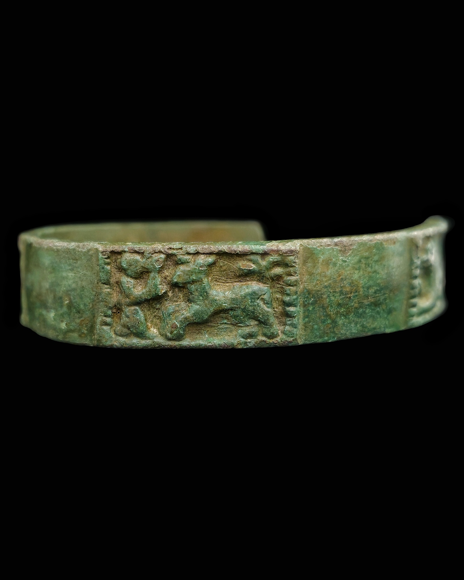 Viking period bronze bracelet - Image 9