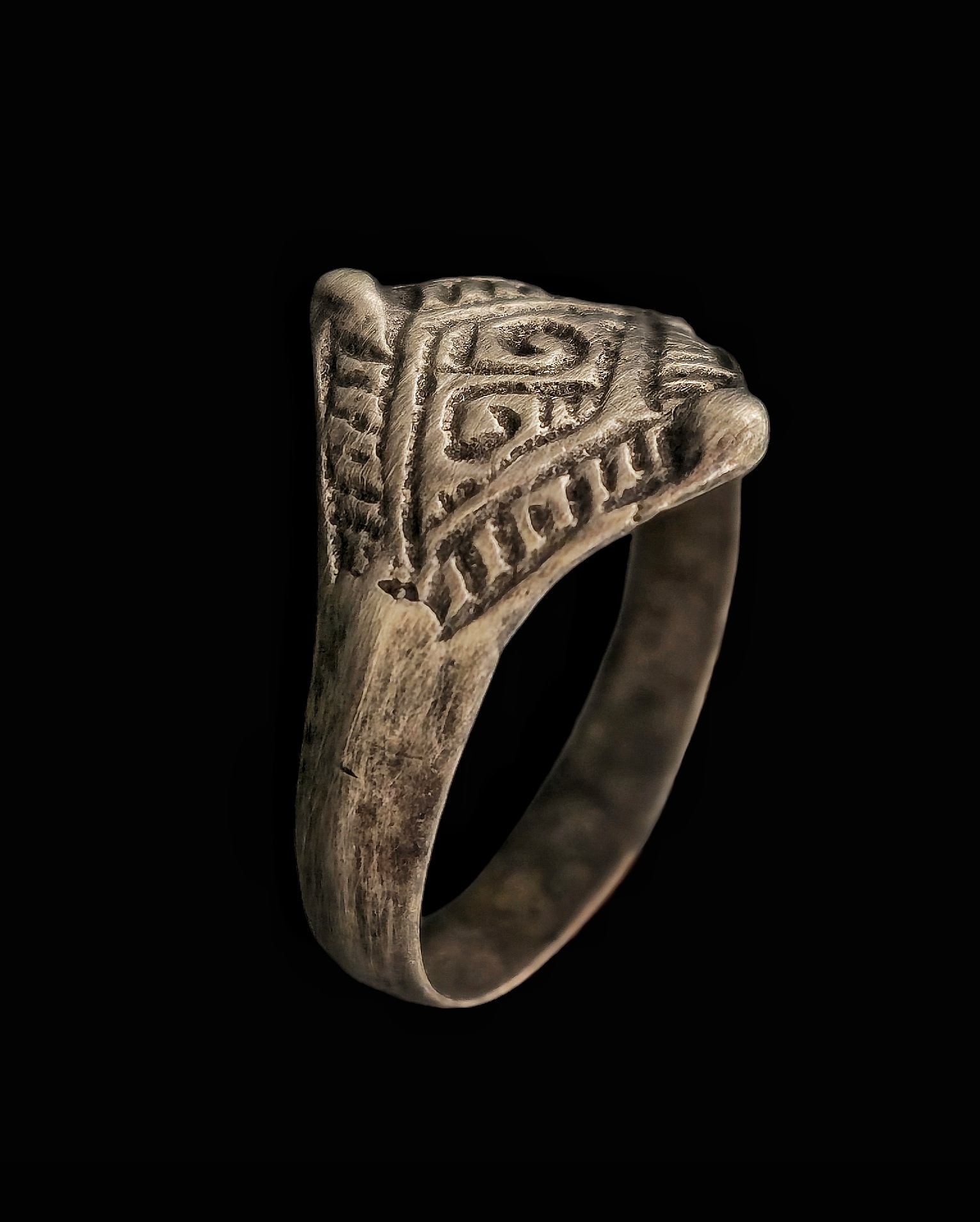 Viking period silver ring - Image 3