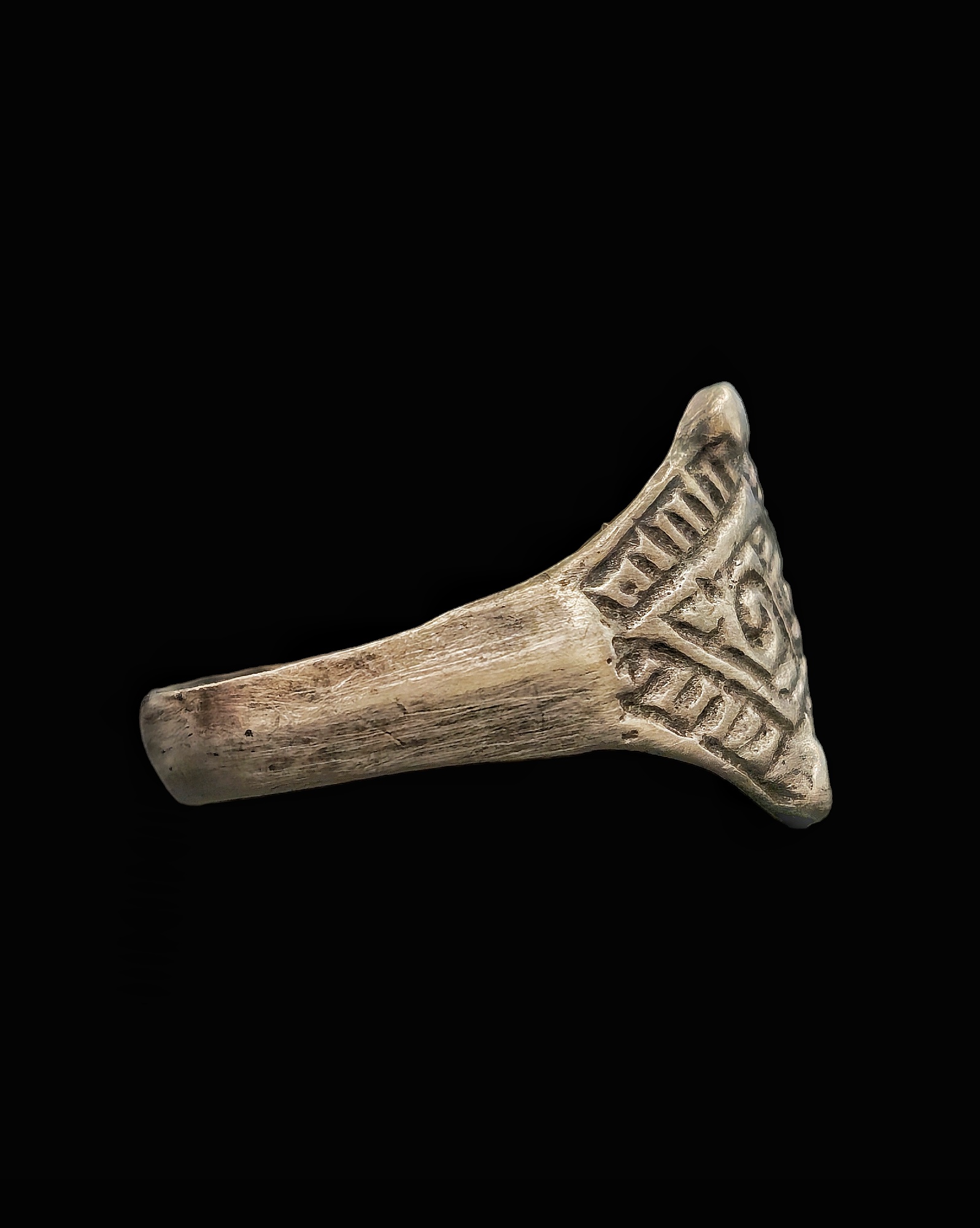 Viking period silver ring - Image 7