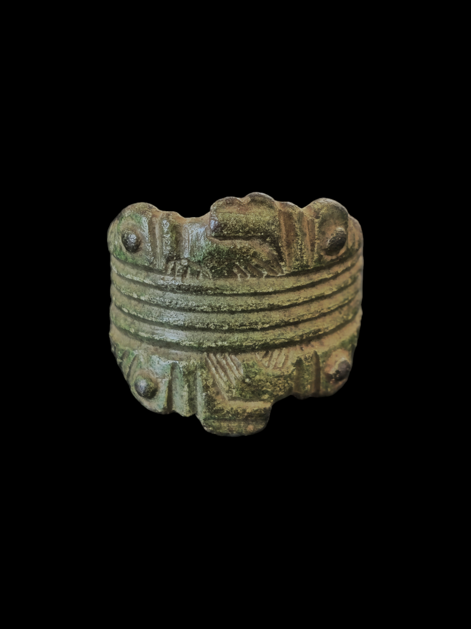 Viking period massive bronze ring - Image 4