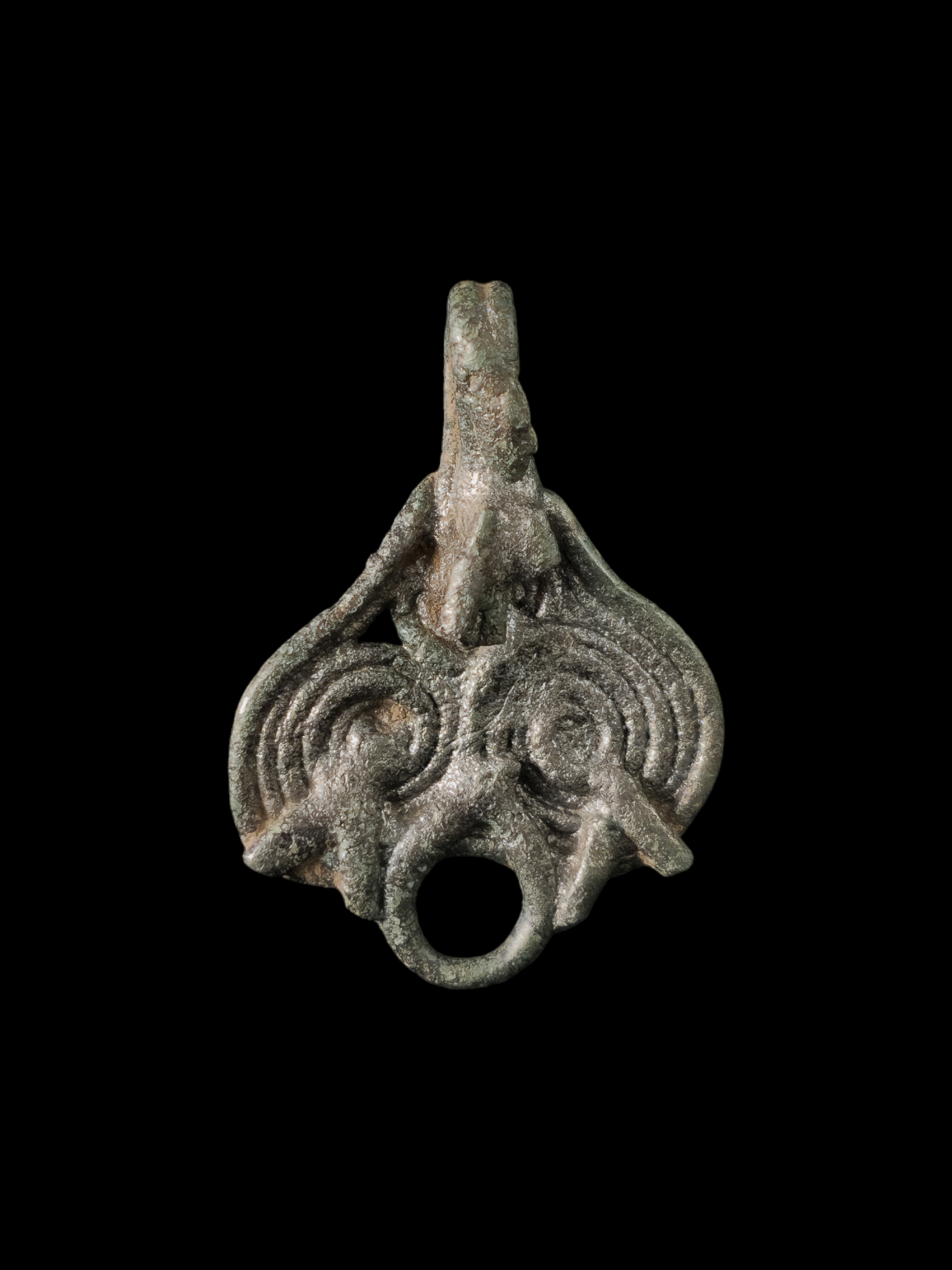 Viking period white bronze pendant with triskelion - Image 2