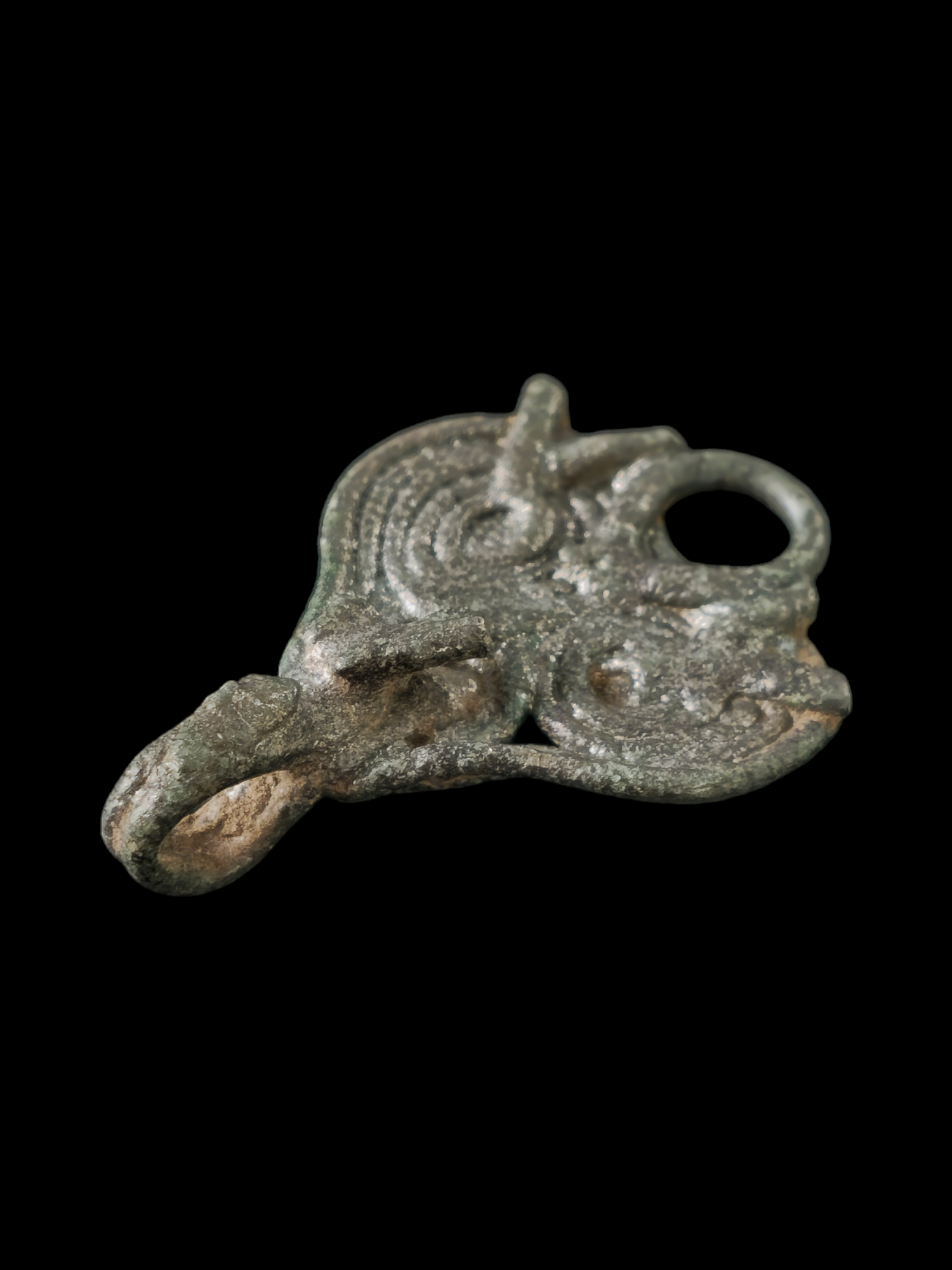 Viking period white bronze pendant with triskelion - Image 6