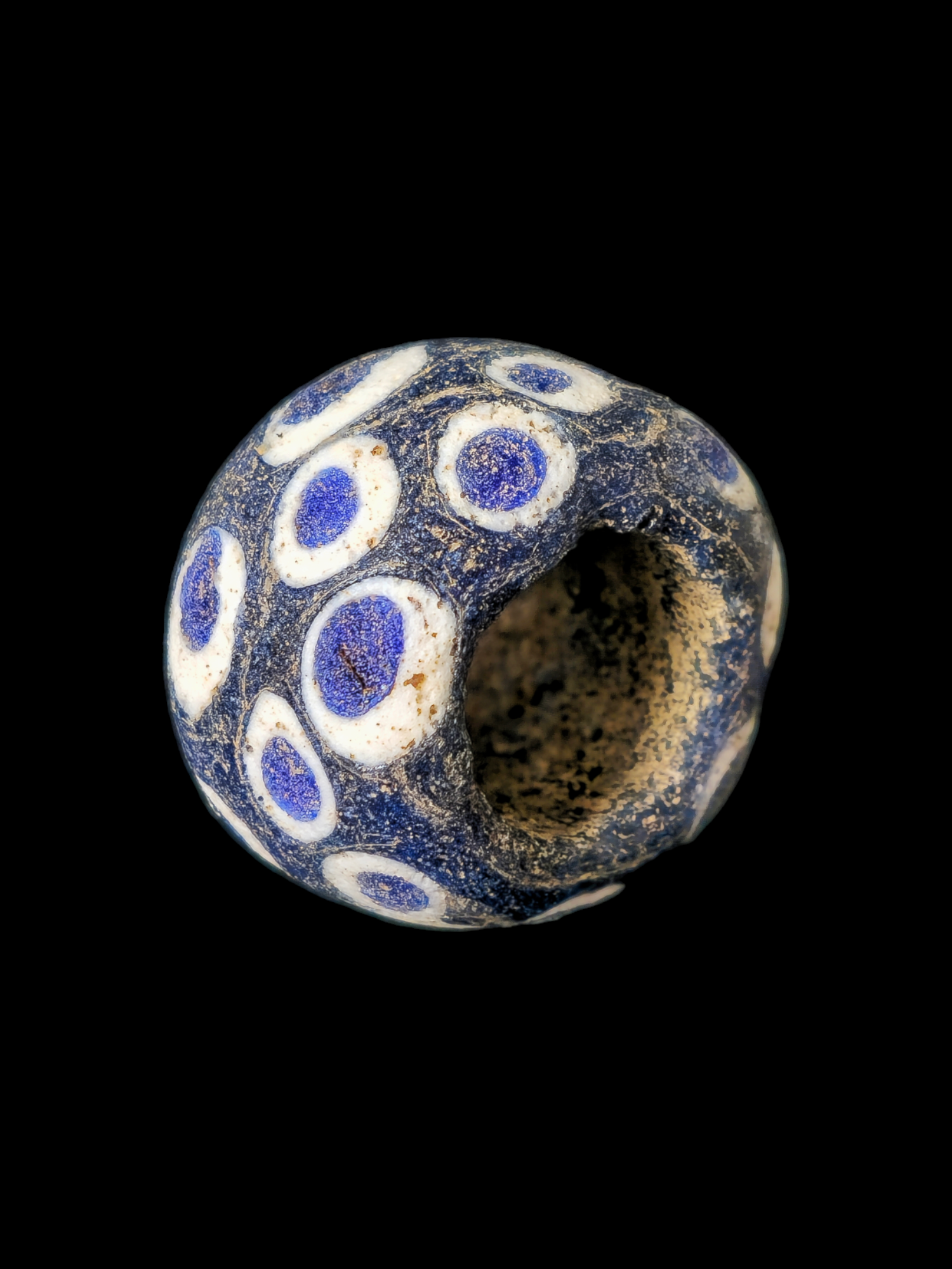 Mediterranean region stratified eye glass bead - Image 6