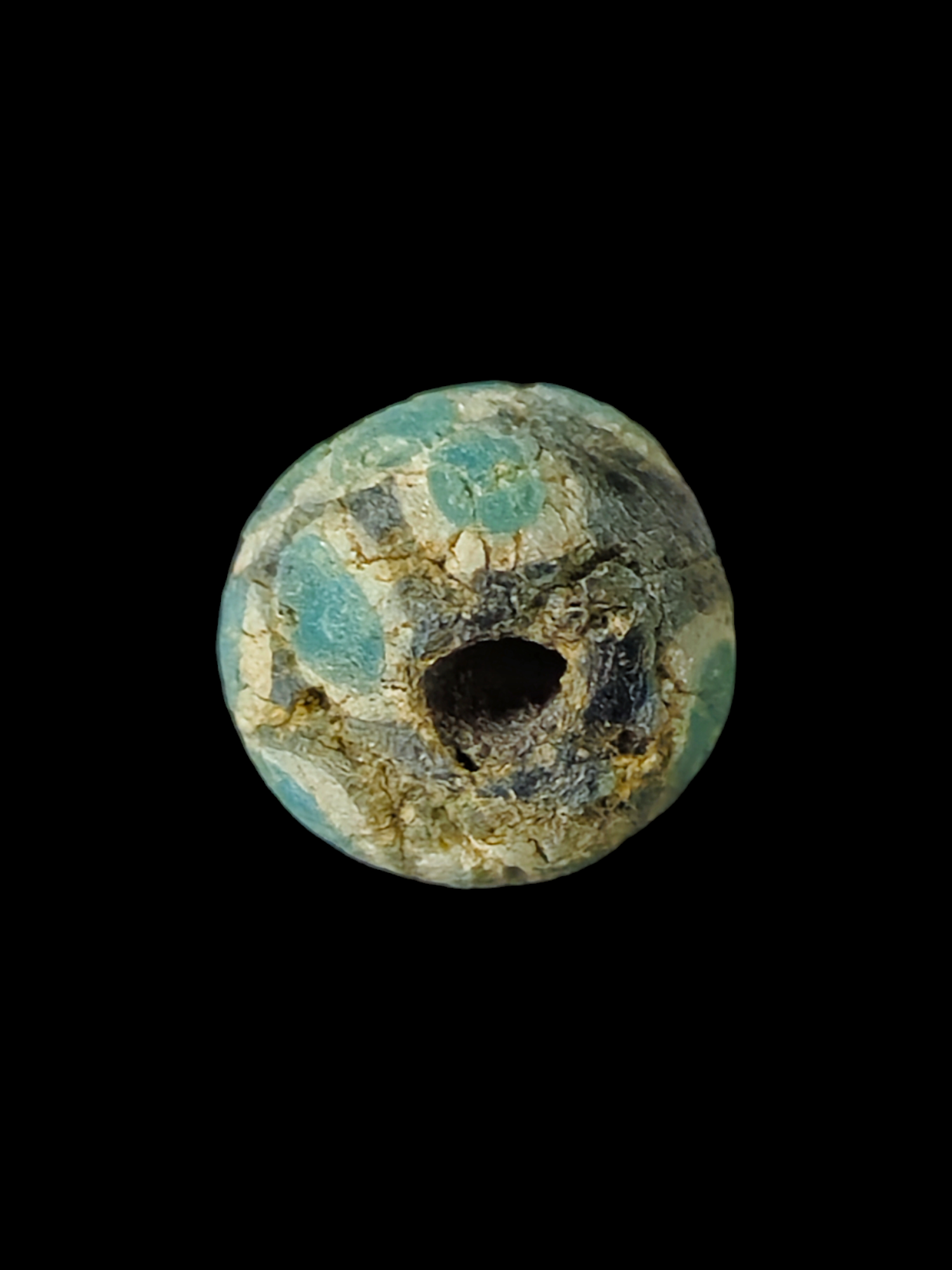 Mediterranean region stratified eye glass bead - Image 4
