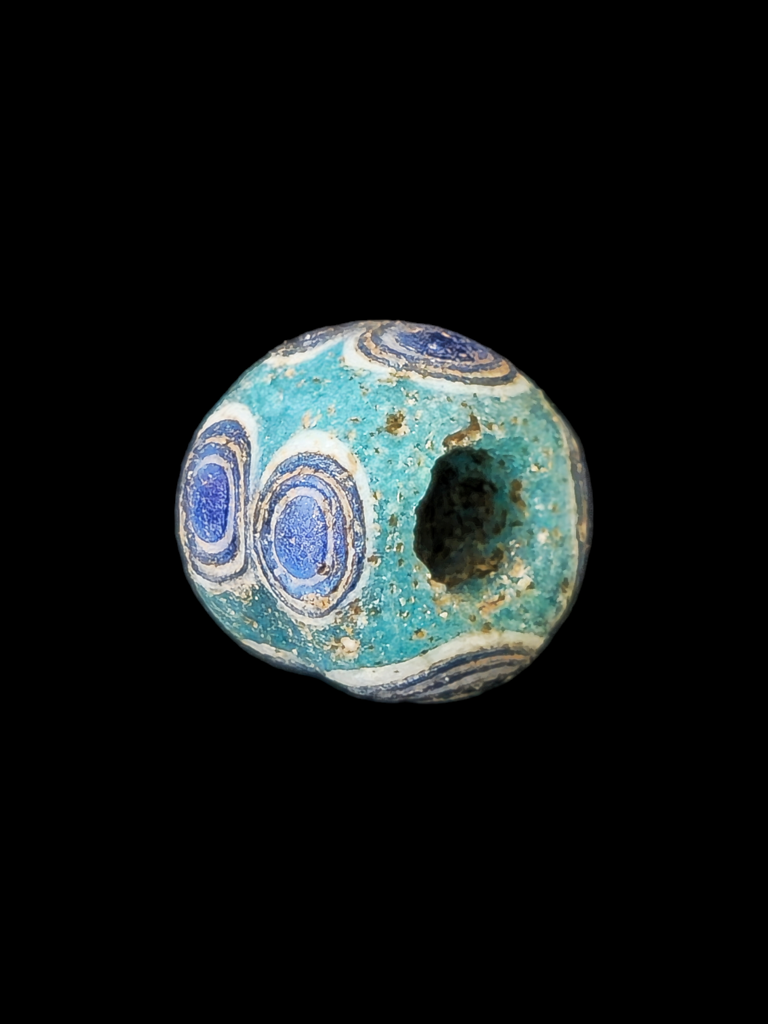 Mediterranean region stratified eye glass bead - Image 8