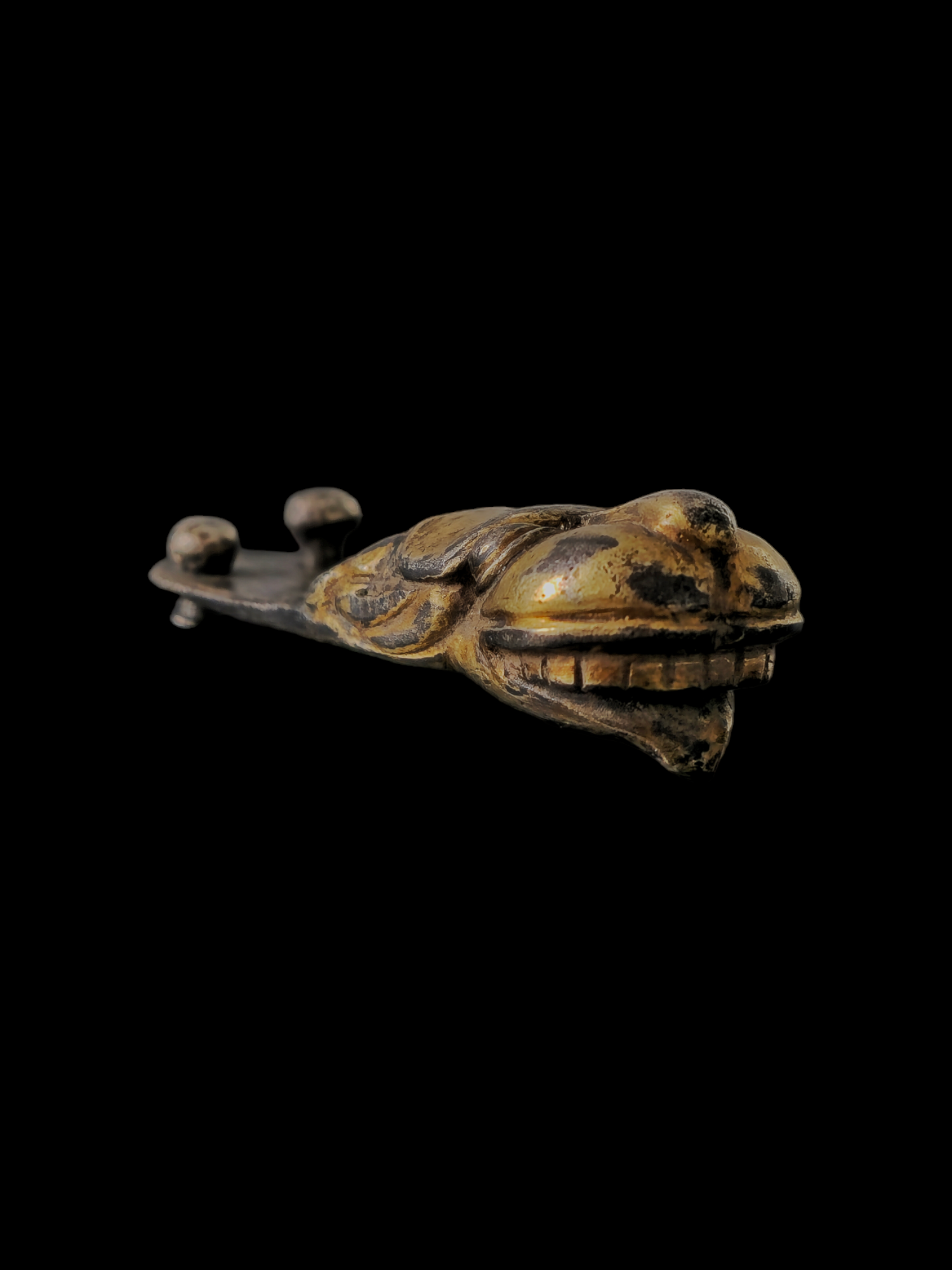 Medieval gilded silver lion head belt strap end - Image 5